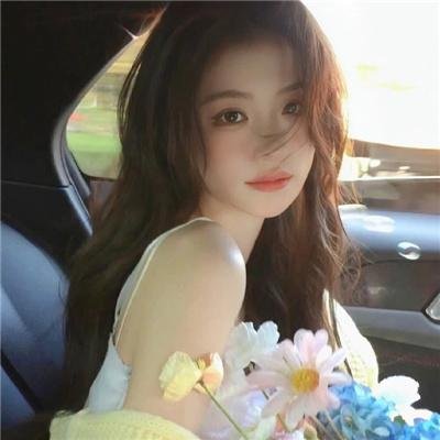 小姑娘艾萝依